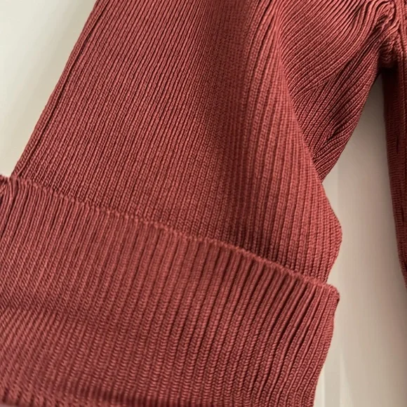 Like new lightweight sweater. - Picture 7 of 7